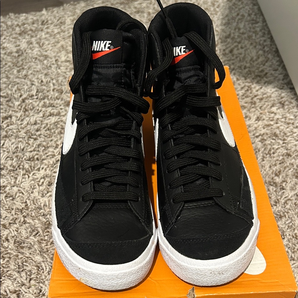 Nike Men's Black and White High-Top Sneakers